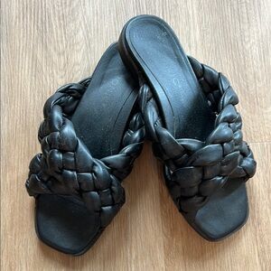 Vionic Black Braided Sandals